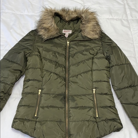 Arizona Jean Company Jackets & Blazers - Army green puffer coat